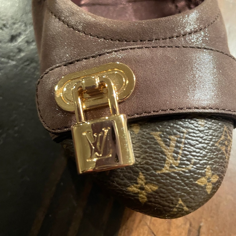 Authentic Louis Vuitton flats